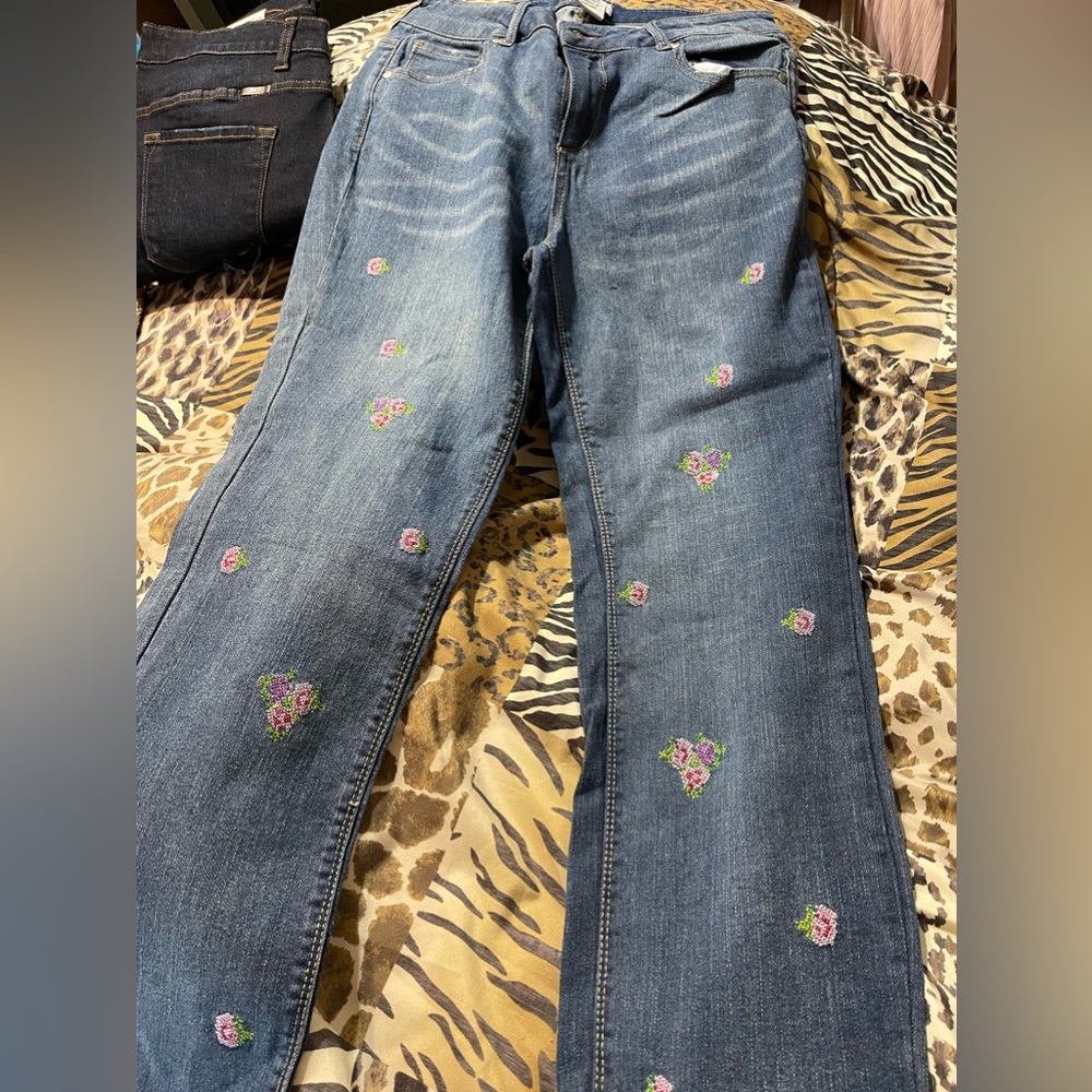 Monroe and Main capris size 8